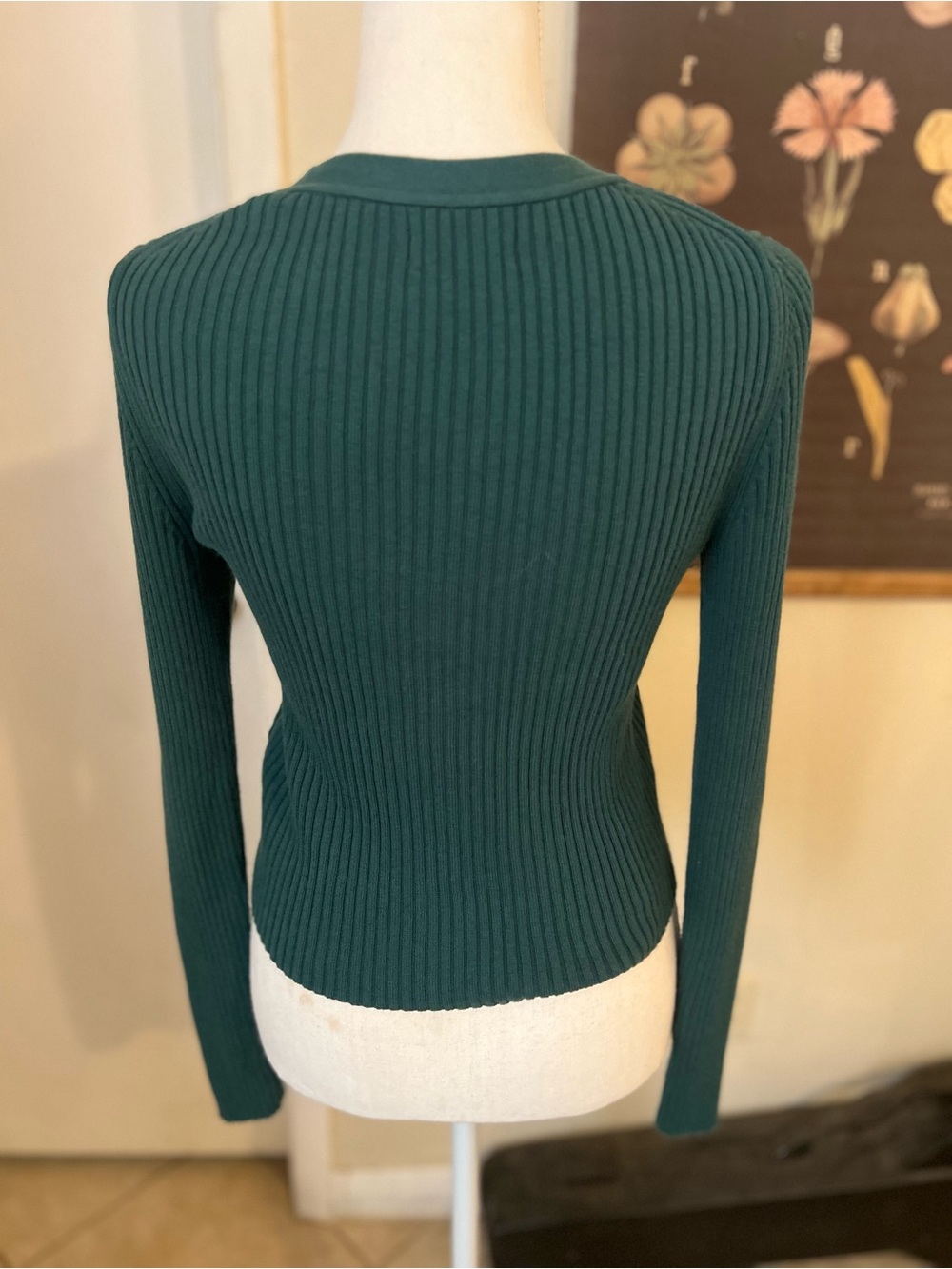 GAP Ribbed Button-Front Cardigan - Picture 2 of 3